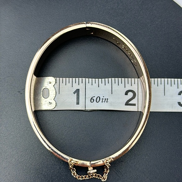 Signature Enamel Coach Bangle Bracelet. Rose Tone & Cream. W/Safety Chain. - Picture 9 of 9